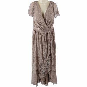 Elegant Lace Gown in Taupe Size 22